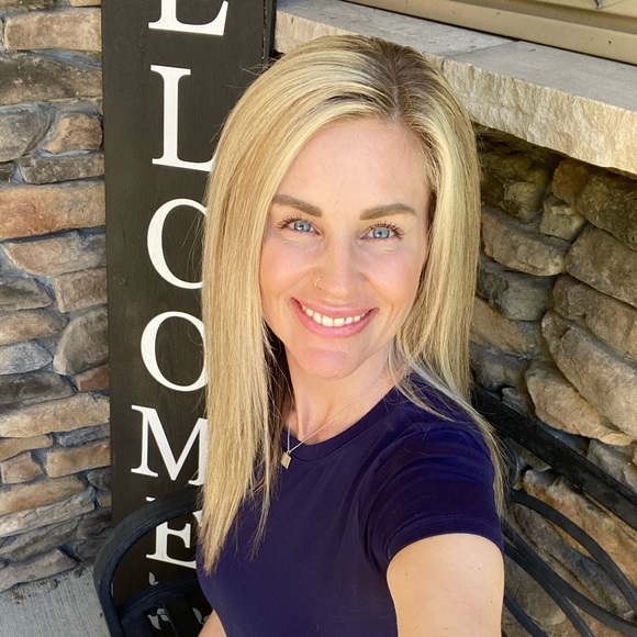 Meet your Posher, Miranda - Picture 3 of 3